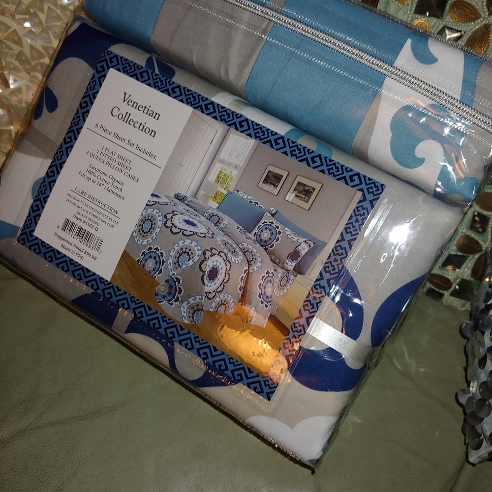 Queen bed sheet set - Picture 2 of 7